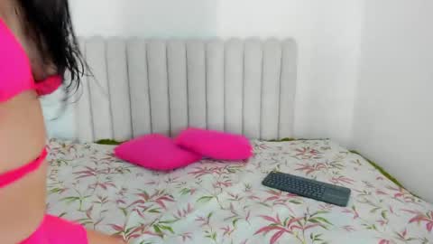 Snapshot of jenifergomez chatting on 04/22/26, 10:11 Jenifer online show from 04/22/26, 10:11