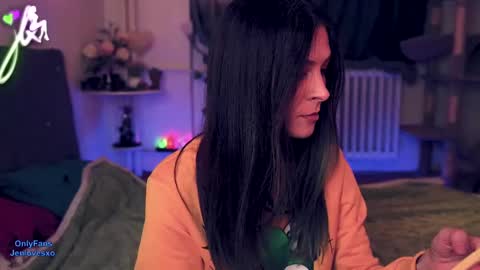 jeniferlovex online show from 02/09/25, 08:13