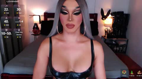 Queen Jenifer online show from 11/28/25, 05:43