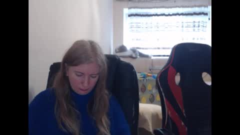 Snapshot of jenisandpeter chatting on 02/25/26, 08:24 JenisAndPeter online show from 02/25/26, 08:24