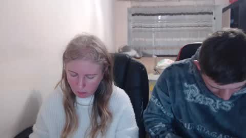 Snapshot of jenisandpeter chatting on 03/03/26, 07:31 JenisAndPeter online show from 03/03/26, 07:31