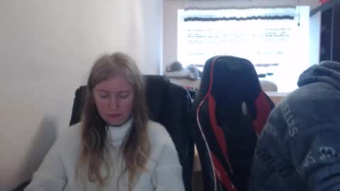 Snapshot of jenisandpeter chatting on 03/07/26, 07:38 JenisAndPeter online show from 03/07/26, 07:38