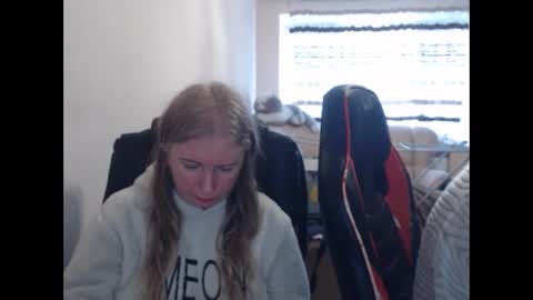Snapshot of jenisandpeter chatting on 03/12/26, 07:25 JenisAndPeter online show from 03/12/26, 07:25