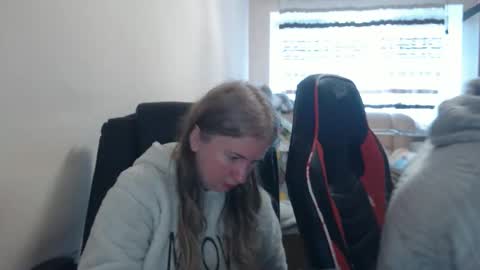 Snapshot of jenisandpeter chatting on 03/13/26, 07:37 JenisAndPeter online show from 03/13/26, 07:37