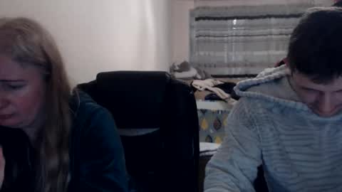 Snapshot of jenisandpeter chatting on 03/16/26, 06:01 JenisAndPeter online show from 03/16/26, 06:01