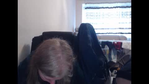 Snapshot of jenisandpeter chatting on 03/17/26, 06:06 JenisAndPeter online show from 03/17/26, 06:06