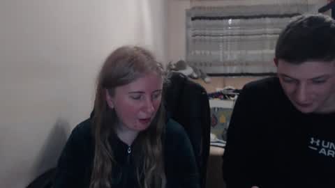 Snapshot of jenisandpeter chatting on 03/17/26, 06:11 JenisAndPeter online show from 03/17/26, 06:11