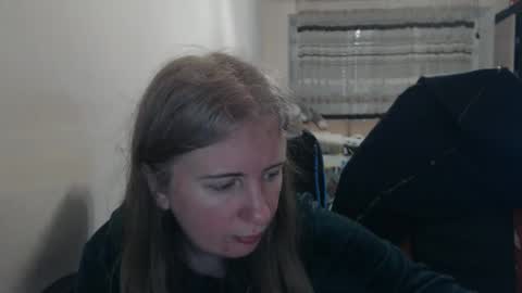 Snapshot of jenisandpeter chatting on 03/18/26, 06:22 JenisAndPeter online show from 03/18/26, 06:22