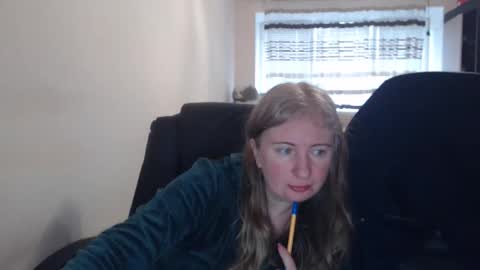 Snapshot of jenisandpeter chatting on 03/19/26, 06:28 JenisAndPeter online show from 03/19/26, 06:28