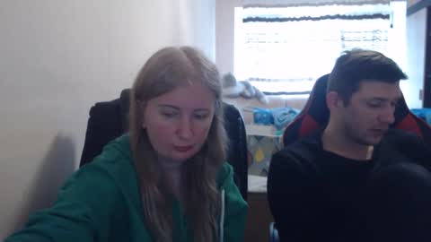 Snapshot of jenisandpeter chatting on 03/27/26, 07:36 JenisAndPeter online show from 03/27/26, 07:36