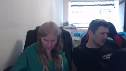 Snapshot of jenisandpeter chatting on 03/27/26, 08:26 JenisAndPeter online show from 03/27/26, 08:26