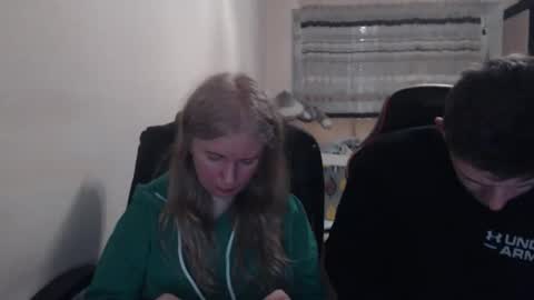 Snapshot of jenisandpeter chatting on 03/27/26, 08:30 JenisAndPeter online show from 03/27/26, 08:30