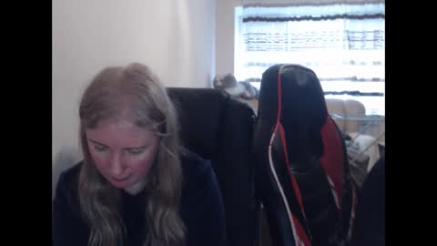 Snapshot of jenisandpeter chatting on 04/01/26, 03:09 JenisAndPeter online show from 04/01/26, 03:09