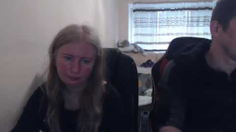 Snapshot of jenisandpeter chatting on 04/03/26, 05:33 JenisAndPeter online show from 04/03/26, 05:33