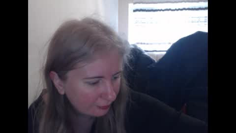 Snapshot of jenisandpeter chatting on 04/04/26, 05:49 JenisAndPeter online show from 04/04/26, 05:49