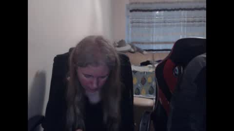 Snapshot of jenisandpeter chatting on 04/06/26, 05:47 JenisAndPeter online show from 04/06/26, 05:47