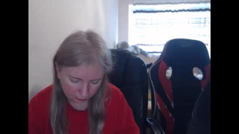 Snapshot of jenisandpeter chatting on 04/10/26, 06:51 JenisAndPeter online show from 04/10/26, 06:51