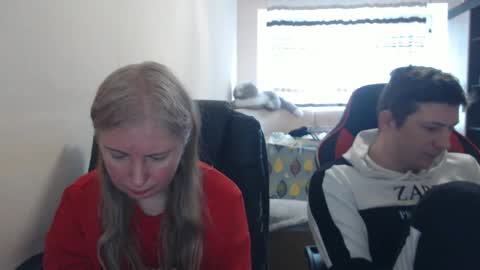 Snapshot of jenisandpeter chatting on 04/11/26, 07:02 JenisAndPeter online show from 04/11/26, 07:02