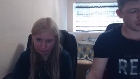 Snapshot of jenisandpeter chatting on 04/23/26, 05:04 JenisAndPeter online show from 04/23/26, 05:04