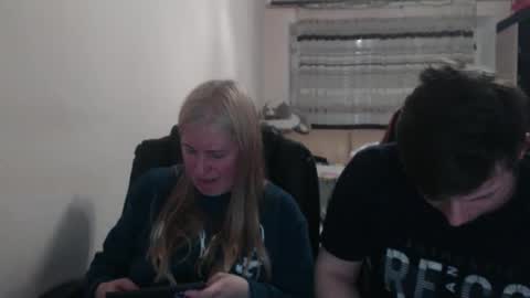 Snapshot of jenisandpeter chatting on 04/30/26, 06:47 JenisAndPeter online show from 04/30/26, 06:47