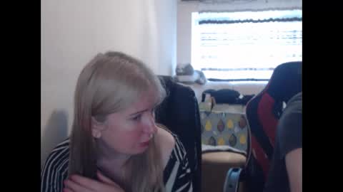 Snapshot of jenisandpeter chatting on 05/11/26, 07:47 JenisAndPeter online show from 05/11/26, 07:47