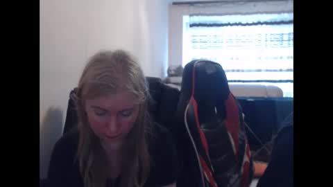 Snapshot of jenisandpeter chatting on 05/21/26, 05:14 JenisAndPeter online show from 05/21/26, 05:14