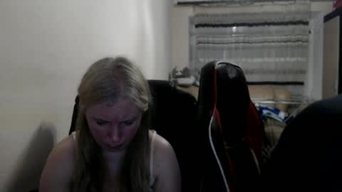 Snapshot of jenisandpeter chatting on 05/23/26, 06:12 JenisAndPeter online show from 05/23/26, 06:12