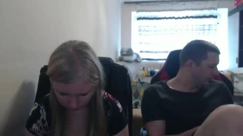 Snapshot of jenisandpeter chatting on 05/28/26, 08:11 JenisAndPeter online show from 05/28/26, 08:11