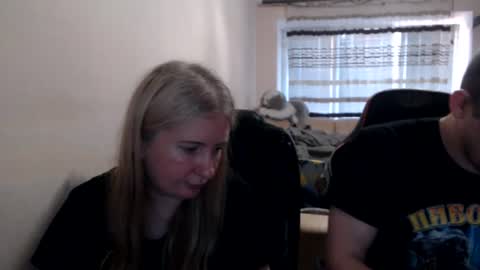 Snapshot of jenisandpeter chatting on 06/20/26, 05:49 JenisAndPeter online show from 06/20/26, 05:49