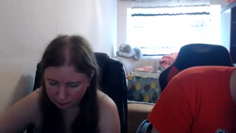 Snapshot of jenisandpeter chatting on 07/14/26, 10:21 JenisAndPeter online show from 07/14/26, 10:21