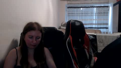 Snapshot of jenisandpeter chatting on 07/15/26, 05:51 JenisAndPeter online show from 07/15/26, 05:51