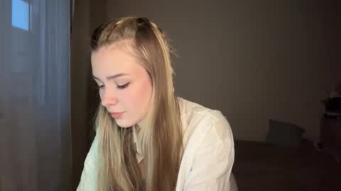 Hey EveryoneIm Kimi  Glad to see you in my room We almost hit 10 Thumb up in one day   online show from 02/19/26, 02:46