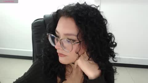 Snapshot of jenn_cg chatting on 11/27/25, 09:50 jenn online show from 11/27/25, 09:50