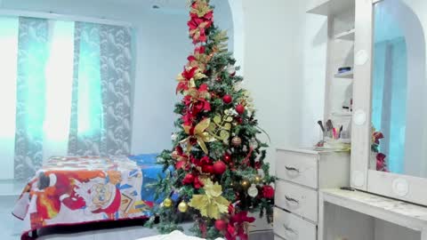 jenn online show from 12/10/24, 03:33