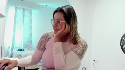 jenn online show from 01/28/25, 04:52