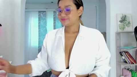 jenn online show from 03/05/25, 02:01