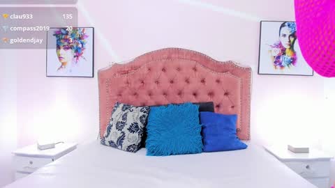 Snapshot of jenna_windsor chatting on 01/07/25, 10:52 Jenna online show from 01/07/25, 10:52