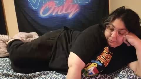 Snapshot of jennabrady chatting on 04/16/26, 01:39 Dragon Queen. Be my Dragon -- and online show from 04/16/26, 01:39