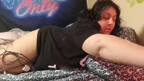 Snapshot of jennabrady chatting on 04/19/26, 08:44 Dragon Queen. Be my Dragon -- and online show from 04/19/26, 08:44