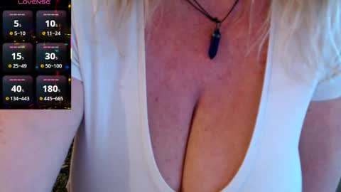 Snapshot of jennadeluxe chatting on 01/06/26, 12:09 Jenna online show from 01/06/26, 12:09