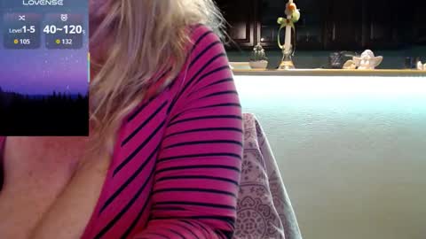 Snapshot of jennadeluxe chatting on 02/11/26, 07:30 Jenna online show from 02/11/26, 07:30