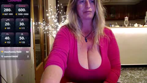 Snapshot of jennadeluxe chatting on 03/10/26, 06:57 Jenna online show from 03/10/26, 06:57