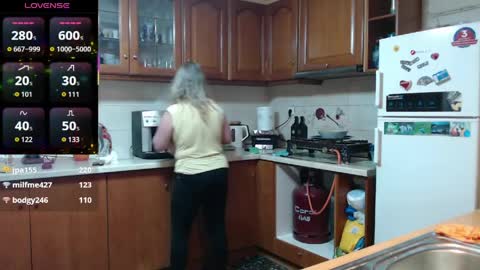 Snapshot of jennadeluxe chatting on 04/03/26, 08:23 Jenna online show from 04/03/26, 08:23