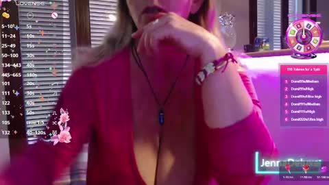 Snapshot of jennadeluxe chatting on 05/04/26, 05:47 Jenna online show from 05/04/26, 05:47