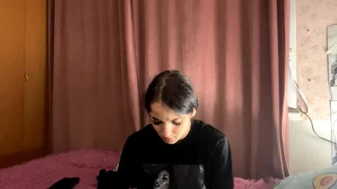 Mia online show from 01/09/26, 01:47