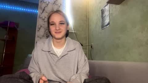 Mia online show from 01/16/26, 12:31