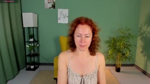 Snapshot of jennali1 chatting on 06/19/26, 04:17 Jenna online show from 06/19/26, 04:17