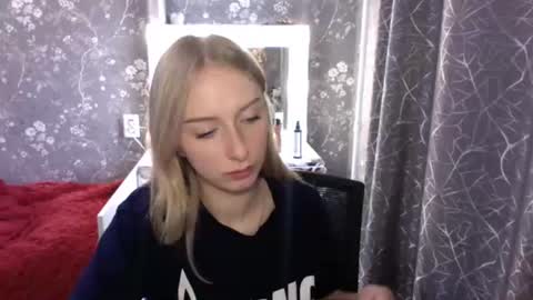 Snapshot of jennalomer chatting on 06/27/26, 11:26 Jenna online show from 06/27/26, 11:26