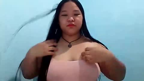 jennalyn_19 online show from 11/30/25, 12:31