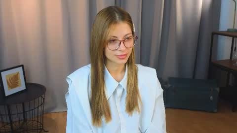 Snapshot of jennellsouvannakhiry chatting on 07/14/26, 03:22 Kate online show from 07/14/26, 03:22